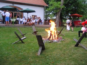 Die Eventbühne in Kimratshofen - Veranstaltungsort & Eventlocation für Feiern aller Art - Die Umgebung im Sommer