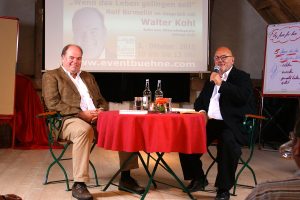 Walter Kohl, der Sohn von Altbundeskanzler Helmut Kohl, war zu Gast auf der EVENTbühne in Kimratshofen. Er führte ein interessantes Gespräch zum Thema „Wenn das Leben gelingen soll“ mit Rolf Birmelin und stellte im Zuge dessen auch sein Buch „Leben oder gelebt werden“ vor.